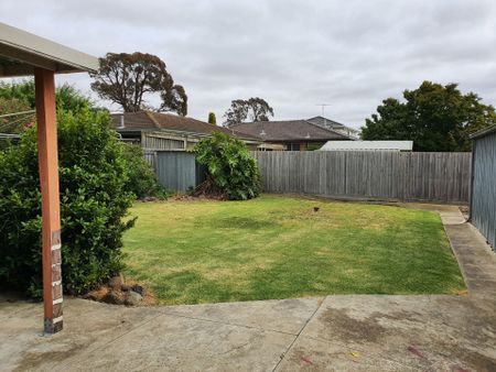 Spacious Block-Large Shed-Room for all the Family - Photo 3