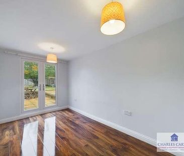 Cotswold Garden, Tewkesbury, GL20 - Photo 1