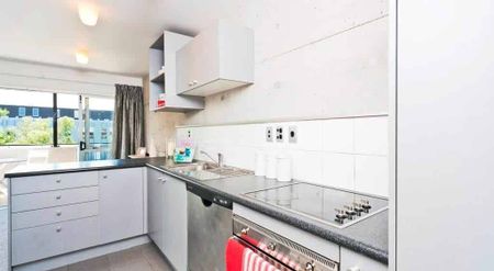 Trendy 1 bedroom apartment - Photo 2