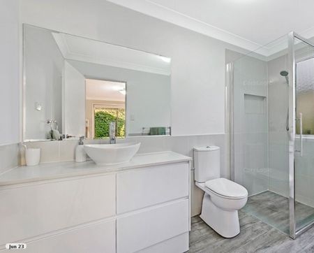 SINGLE LEVEL FAMILY HOME - Photo 2