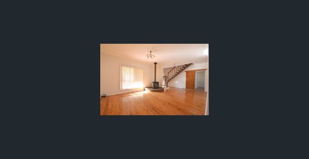 Huge Family Home - Photo 1