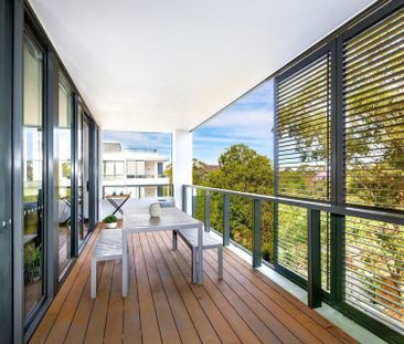 Light Filled Corner Positioned 2 Bedroom Putney Hill Apartment - Photo 5