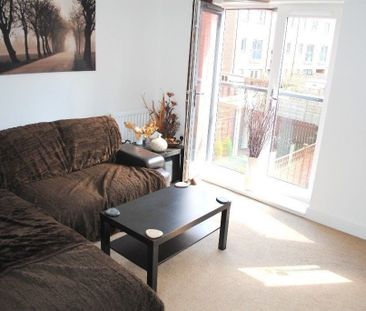 3 Bed Terraced House, Cable Place, LS10 - Photo 2