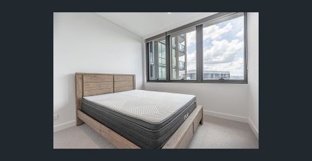 Luxury three-bedroom apartment with stunning, breathtaking water views! - Photo 5