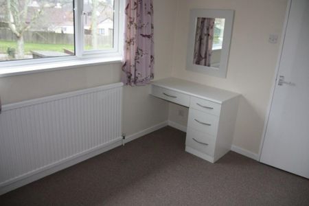3 bedroom semi-detached house to rent - Photo 4