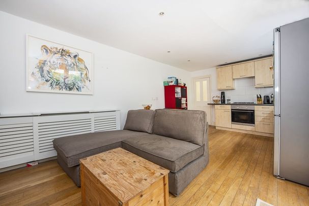 2 bedroom maisonette to rent - Photo 1