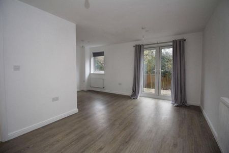 2 bedroom semi-detached house to rent - Photo 2