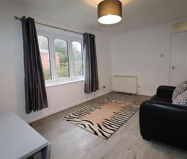 Keats Drive, Macclesfield, SK10 - Photo 4
