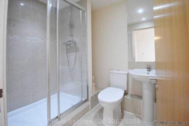 2 bedroom property to rent in London - Photo 1