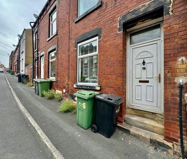 Woodview Terrace, LS11 - Photo 3