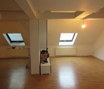 +++2 Zimmer-Dachwohnung mit Galerie, 5. OG ohne Aufzug,, Bad mit Wa... - Photo 2