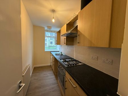 Flat to rent on - Photo 5