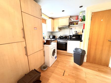 City Rd, Roath, Cardiff - Photo 4