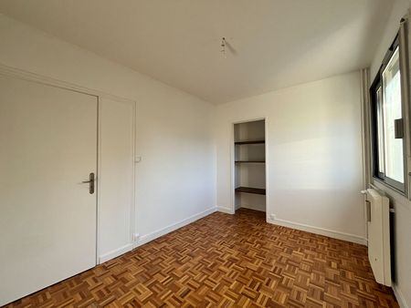 Location Appartement 4 pièces 68m² - Photo 3