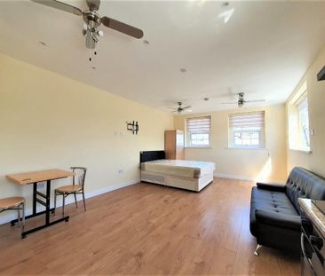 Studio to rent - Photo 4