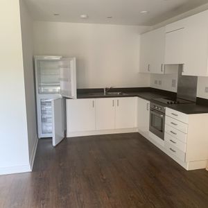 1 Bed Flat, Campbell Court, SE9 - Photo 2