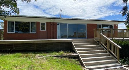 Beautiful Four Bedroom Family Home with Double Garage in Maunu - Photo 5