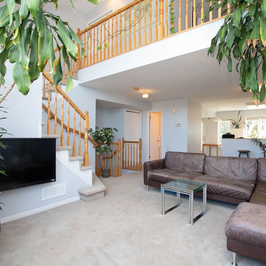 For Lease - 16 Briston Private, Hunt Club - South Keys and Area, Ontario - Photo 1