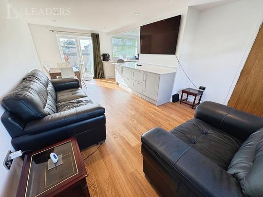 2 bedroom detached house to rent - Photo 1