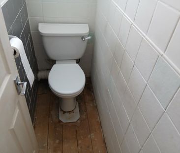 2 bedroom end of terrace house to rent - Photo 1