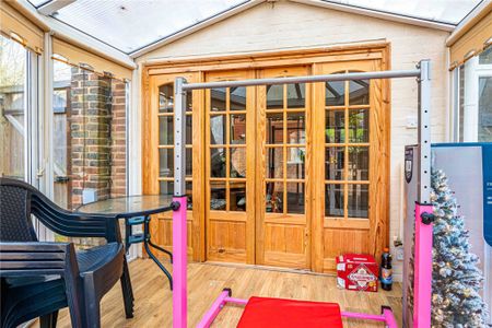 3 bed End Terrace House for rent - Photo 5