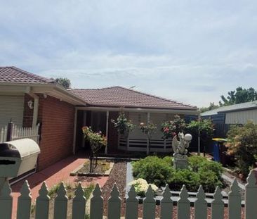 Family Home in a Prime Cranbourne West Location - Photo 3
