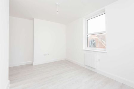 Clock Tower, 2-4 High Street, Kidlington, Oxfordshire, OX5 - Photo 2