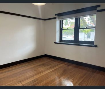 A Windsor hidden Gem!!! - Photo 2