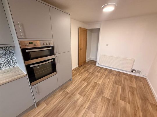 4 bedroom terraced house to rent - Photo 1