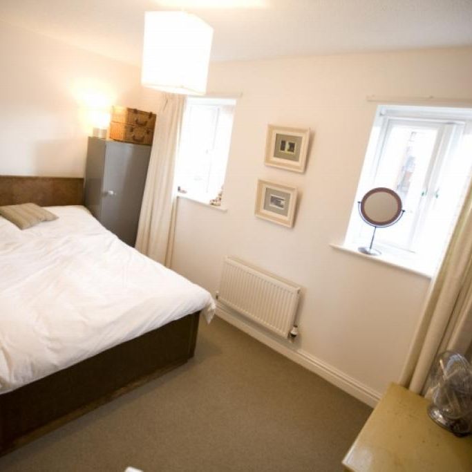 3 bedroom semi-detached house to rent - Photo 1