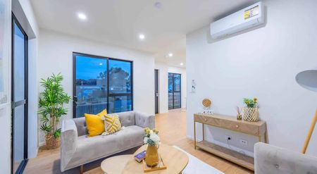 Modern living at its finest - 4 Bed 2 Bath - Photo 3