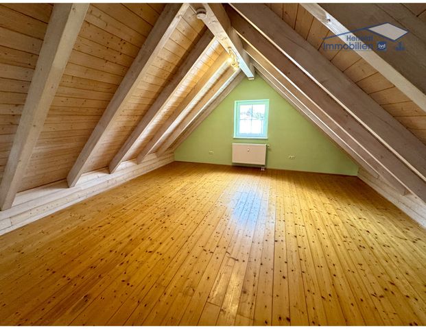 Sehr schöne und großzügige Maisonette-Wohnung mit Balkon und Garage für gehobene Ansprüche - Foto 1
