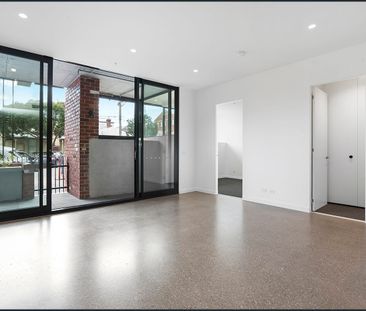 Spacious & Modern Apartment Living! - Photo 1