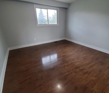 For Lease - 101 Simmons Boulevard Unit# Main, Brampton, Ontario - Photo 2