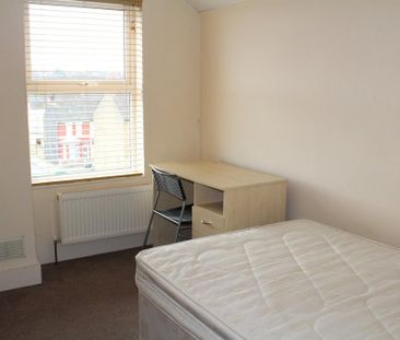 3 bedroom end of terrace house to rent - Photo 6