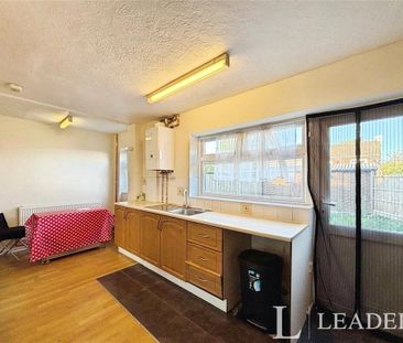 2 bedroom terraced house to rent - Photo 4