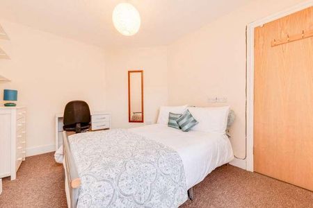 North Holmes Road, Canterbury, CT1 - Photo 2