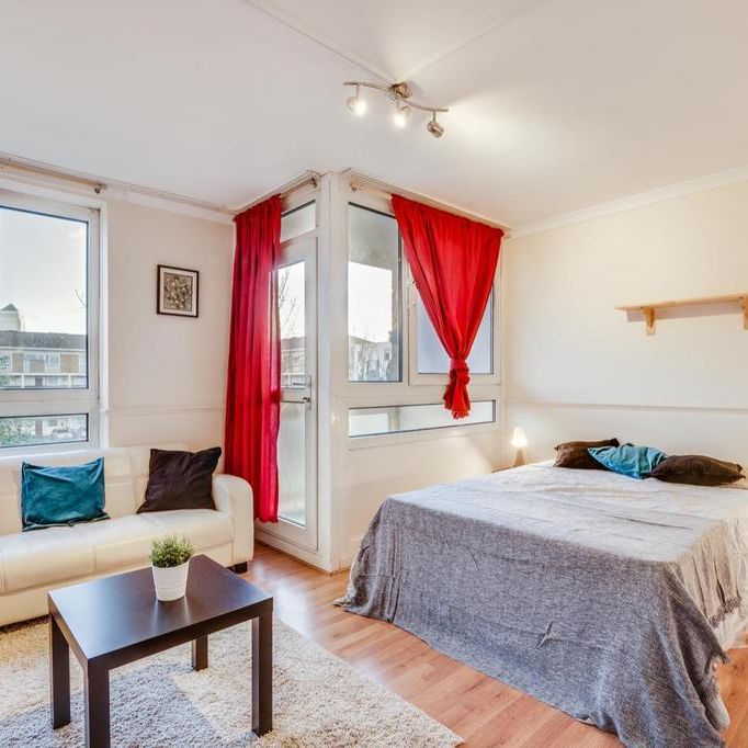 3 bedroom flat to rent - Photo 1