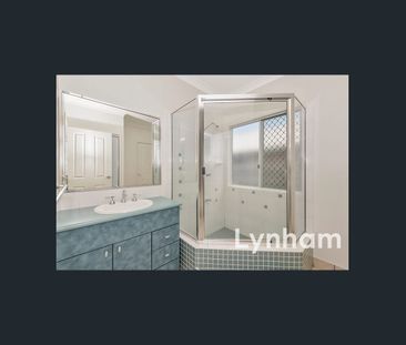 Central 3 Bedroom Home With In-Ground Pool - Photo 4