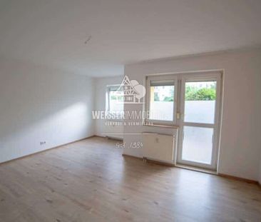 *** Renovierte 1-Zimmerwohnung mit kleiner Terrasse, Einbauküche un... - Photo 1