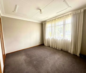 Three bedroom home - Periodic tenancy or short term - Photo 1