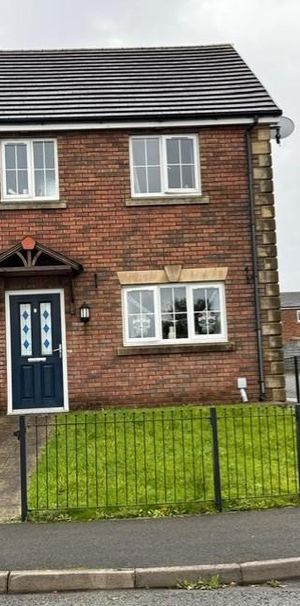 3 bedroom semi-detached house to rent - Photo 2