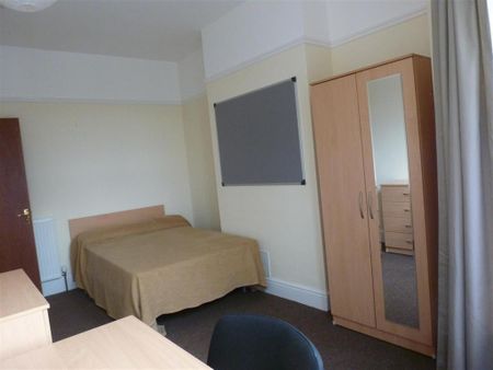 7 bedroom end of terrace house to rent - Photo 3