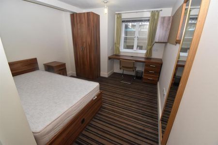 5 bedroom apartment to rent - Photo 4