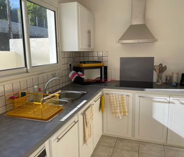 Location Maison 3 pièces 79m² LE TAMPON 97430 - Photo 4