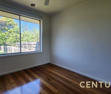 Bright and Cozy 2-Bedroom Home in Central Hallam - Photo 6