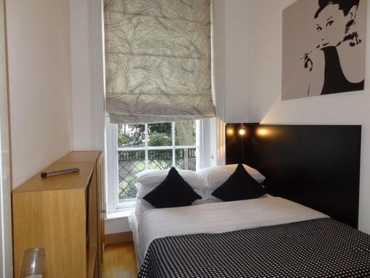 A modern first floor studio apartment refurbished to a high standard in Bloomsbury, London WC1H - Photo 1