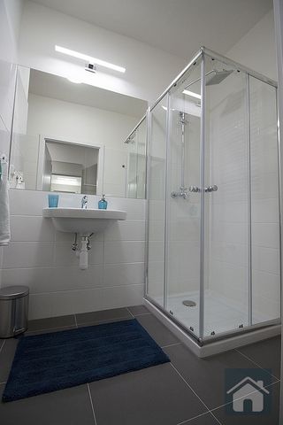 Pronájem bytu Praha 5, byt 1+kk, zařízený - Fotografie 3