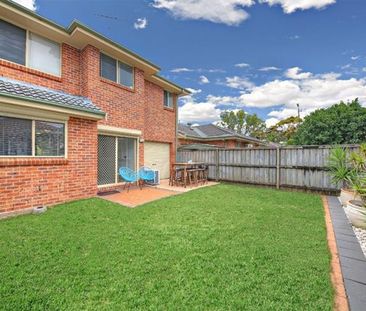 IMMACULATE & LOW MAINTENANCE - Photo 1