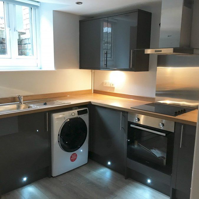 5 Bed - 11 Beamsley Terrace, Hyde Park, Leeds - LS6 1LP - Student - Photo 1